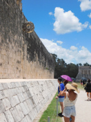 Ballspielplatz mit dem "Tor"-Ring